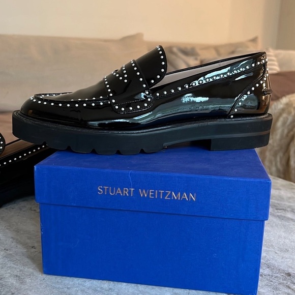 Parker Lift Mini Pearl Loafer in Black Patent
Stuart Weitzman - Picture 5 of 8